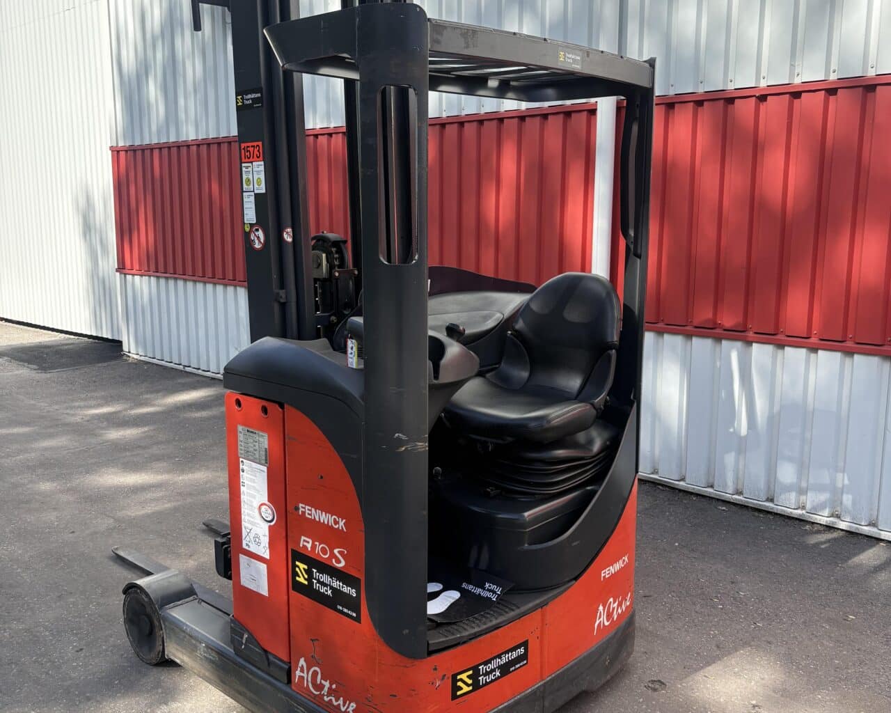 tht1573-c-3